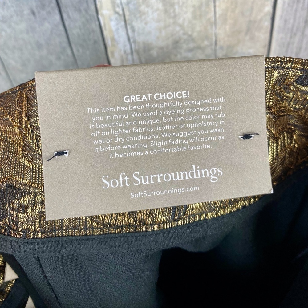 Soft Surroundings Metallic Gold Paisley pants. - Picture 8 of 16